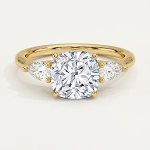 Bague à trois pierres en or jaune avec diamant taille coussin de 3 carats et pierres latérales en forme de poire, bijou de fiançailles classique pour femme, design personnalisé - Product Image 1
