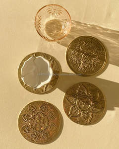 Vente en gros Ensemble de 4 sous-verres personnalisés au design gaufré avec vaisselle faite à la main dorée Sous-verres et sous-verres à sublimation - Product Image 1