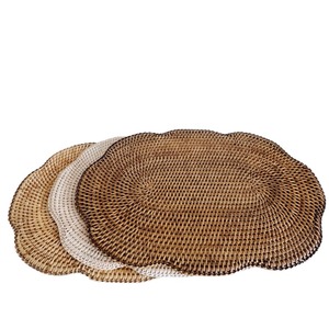 Beautifully Handcrafted Rattan Oval Scallop Placemat <b>Tablemat</b> - Product Image 1