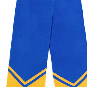 Ensemble d'hiver personnalisé avec logo pour femmes : Écharpe longue réversible en tricot bleu roi et doré à chevrons, bonnet et gants pour l'université et l'extérieur - Product Image 5