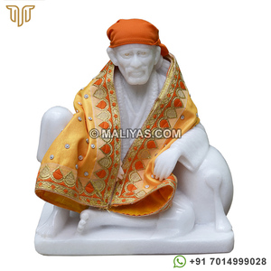Ídolo de Sai Baba en Mármol, Dwarkamai |   Estatua de Shirdi Sai Baba en Mármol Blanco con Vestimenta Tradicional – MALIYAS - Product Image 1