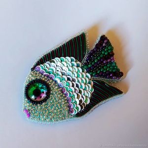 Broche Artesanal Bordado a Mano con Cuentas, Joyería Decorativa para Mujer, Ideal para Abrigos, Suéteres, Vestidos y Bolsos - Product Image 3