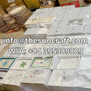 ถาดเสิร์ฟทรงกลมทำมือประดับมุกเปลือกหอย งานฝีมือหรูหรา ตกแต่งด้วยโมเสคหลากสี ผลิตในเวียดนาม ขายส่ง - Product Image 4