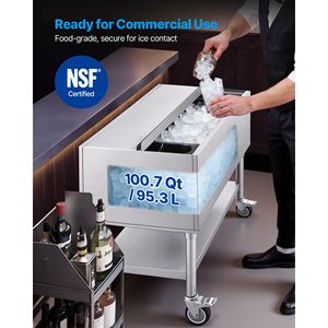 Contenitore per Ghiaccio Commerciale da 100,7 Qt in Acciaio Inox con Coperchio Scorrevole e Portabottiglie - Product Image 2