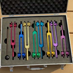 Juego de diapasones de chakra Sunshine, diapasones de chakra curativos con martillo pesado, de colores + estuche. - Product Image 1