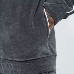 Ensemble de survêtement en velours pour homme, coupe ajustée, avec logo personnalisé, respirant, de haute qualité, avec fermeture éclair et capuche - Product Image 3