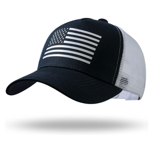 Gorra Trucker Unisex con Bandera Americana, Negra y Blanca, de Malla Ajustable, de 6 Paneles, Estilo Casual, con Panel Frontal con Estampado Metálico - Product Image 1