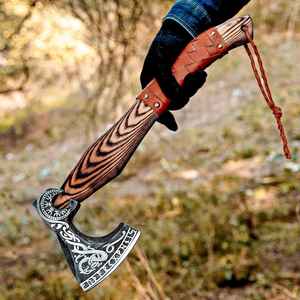 Hache Viking Artisanale Haut de Gamme en Acier Carbone de Qualité Supérieure pour Camping et Survie en Extérieur avec Étui en Cuir – Vente en Gros - Product Image 1