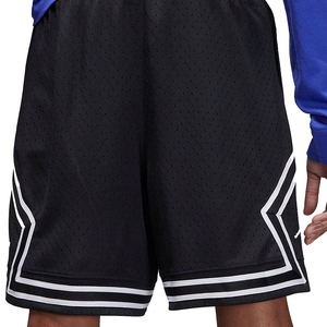 Shorts Bermuda pour homme en maille unie avec cordon de serrage à la taille et bande latérale, style sportif, respirant, pour entraînement et basketball - Product Image 6