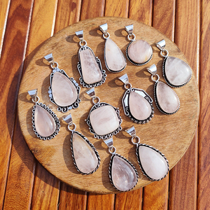 Colgante de Cuarzo Rosa Natural, Cristal Rosa Hecho a Mano, Joyería de Latón Bañado en Plata, Venta al por Mayor, Engaste de Bisel, Regalo para Fiestas - Product Image 6