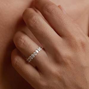 แหวนแต่งงานแบบสั่งทำพิเศษสำหรับผู้หญิง VVS Diam ทอง 10K/14K/18K ประดับเพชรโมอิสซาไนต์ทรงรีแบบฝังหนามเตย ระยิบระยับ VVS โรแมนติกแบบปรับแต่งได้ - Product Image 3