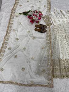 Ensemble de robe Anarkali de luxe pour femmes avec broderies riches, jupe évasée de 3,5 mètres et dupatta en georgette brodée - Product Image 3