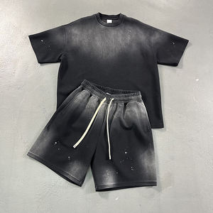 Ensemble T-shirt et short pour homme en coton 100% éco-responsable, effet délavé, streetwear de luxe américain, tenue de mode estivale haut de gamme - Product Image 5