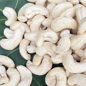 Wholesale High Quality Raw Cashew <b>Nuts</b> WW180, WW240, WW320, LP Vietnam Cashew <b>Nut</b> Cashew <b>Nuts</b> Exported To Us, EU, Middle East - Product Image 1