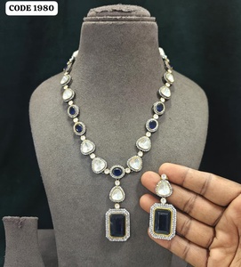 Conjunto de Collar con Colgante de Cristal Verde Menta de Lujo, Chapado en Oro, Diseño de Latón, Joyería Elegante para Bodas y Fiestas para Mujer - Product Image 3