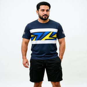 Ensemble chemise et short assortis pour la plage, design personnalisé, tenue décontractée légère pour les vacances, les voyages et les loisirs - Product Image 1