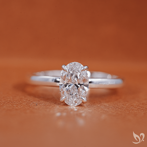 แหวนเพชรทรงรี 1 กะรัต เพาะเลี้ยงในห้องปฏิบัติการ ประดับเพชรรอบวงแบบซ่อน |   แหวนทองคำขาว 10K รับรองโดย IGI - Product Image 1