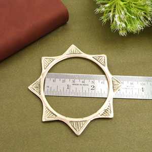 Bracelet jonc géométrique motif soleil pour femme, style manchette tendance, bijoux de mode en acier inoxydable, personnalisation OEM ODM - Product Image 2