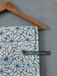 Tela de Algodón 100% Puro con Estampado Artesanal, Color Índigo Azul Floral, Teñido Natural, Material para Prendas de Jaipur, Venta al Por Mayor - Product Image 3