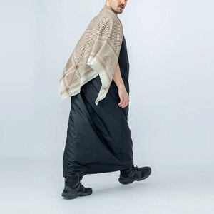 Vêtements musulmans traditionnels pour hommes, thobe brodé, vêtements thobe de couleur unie, jubba, thobe/arabie thobe personnalisé pour hommes - Product Image 2