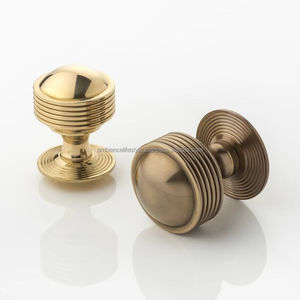 Poignées de tiroir classiques en laiton traditionnel, accessoires de quincaillerie intemporels pour meubles, design élégant - Product Image 6