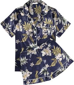 Ensemble de pyjama en satin de soie pour femmes, haut et short à manches courtes boutonnés, vêtements de nuit doux, ensemble de 2 pièces pour se détendre - Product Image 1