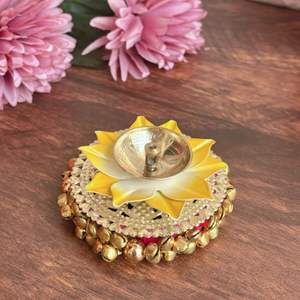 Portavelas Decorativo de Metal Ecológico, Diseño Floral Único Hecho a Mano en India, para Velas de Té, Decoración del Hogar, Bodas y Festivales - Product Image 3