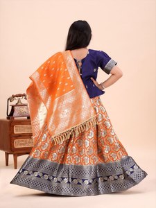 Conjunto Premium de Lehenga Choli Tradicional para Niñas, Diseño Jacquard Tejido, Latkan Decorativo, Elástico y Sin Arrugas, para Todas las Temporadas - Product Image 4