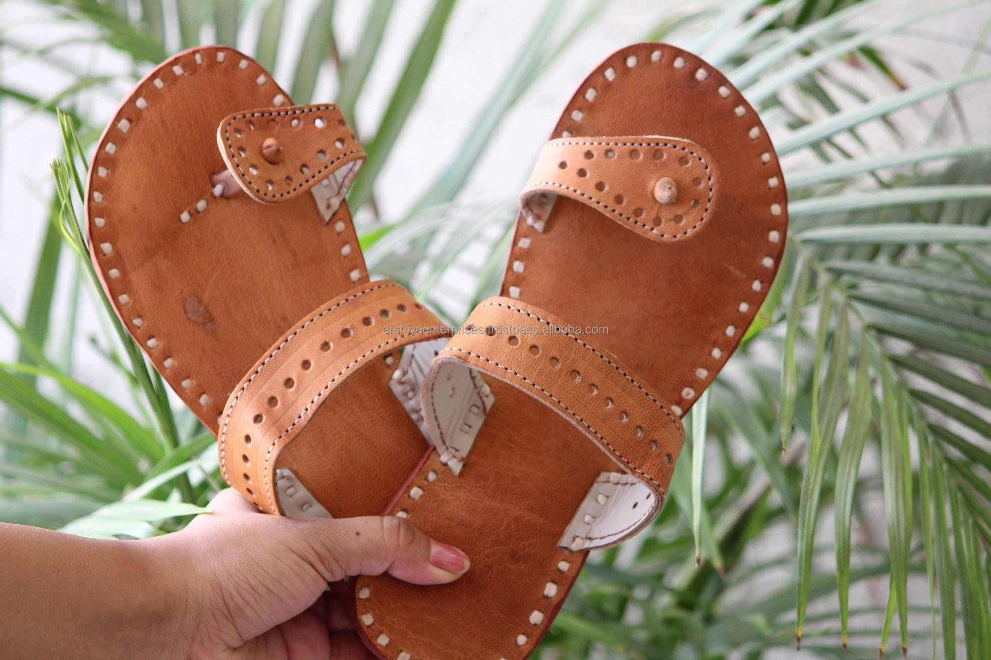 สีน้ำตาล