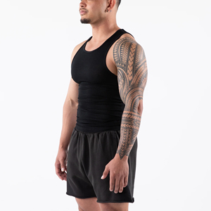 เสื้อกล้ามผู้ชายคอกลมลำลองถักแขนกุดระบายอากาศสีดำ - Product Image 3