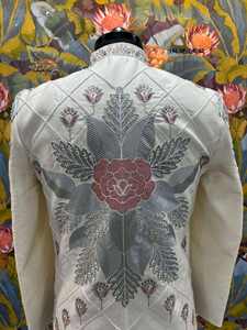 Abrigo Ceremonial Geométrico Spectrum Threadwork, Tela Texturizada Premium, Cuello Alto, Atuendo para Celebraciones Tradicionales - Product Image 3
