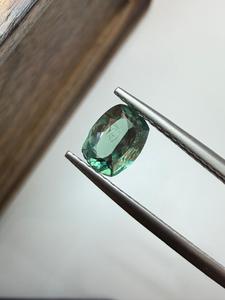 Alexandrite naturelle, pierre précieuse en vrac, taille coussin ovale, changeant de couleur vert-bleu, facettée, 5.30x7mm, 0.91ct, pierre de collection pour joaillerie fine - Product Image 3