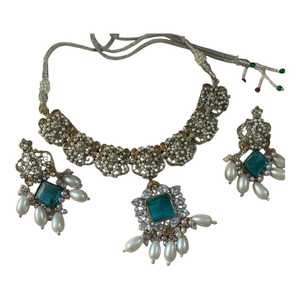 Parure de bijoux vintage en alliage avec cristaux, motif floral, plaqué argent antique, pour femme, idéale pour mariage et soirée - Product Image 1