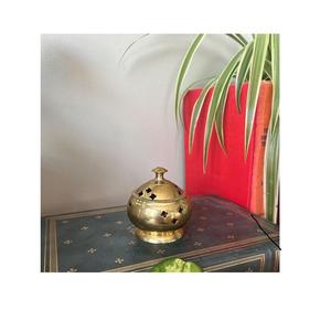 Quemador de Incienso Metálico Vintage que Aporta Encanto del Mundo Antiguo a los Espacios Modernos - Product Image 1