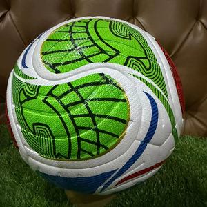Ballon de football 2026 en gros, dernière conception tendance, 100 % qualité supérieure, prix abordable, logo et design personnalisés - Product Image 1