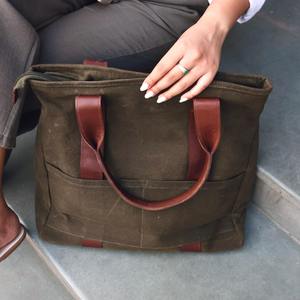 Sac fourre-tout en cuir et toile imperméable avec broderie ouverte, sac à bandoulière durable pour voyage, travail, shopping, grande capacité LCTB-0039 - Product Image 5