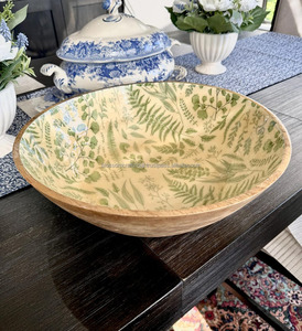 Bol de service en bois artisanal de qualité supérieure, texture lisse et polie, idéal pour une vaisselle élégante, le service des aliments, la cuisine et la maison - Product Image 4