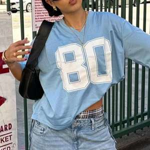 T-shirt en jersey maille surdimensionné à manches courtes, col rond, numéro 80, logo imprimé au dos, grande taille, style décontracté pour femmes - Product Image 6
