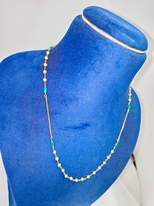 Elegante Collar de Cadena Plateada con Cristales Cuadrados Color Verde Azulado y Perlas, Joyería Minimalista de Moda para Mujer - Product Image 3