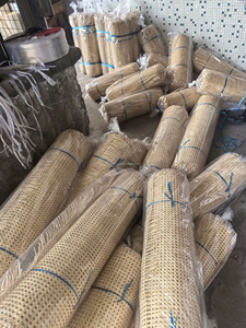 Rouleau de cannage carré en rotin durable et naturel pour la réparation de meubles et la décoration intérieure DIY, fabriqué au Vietnam - Product Image 4