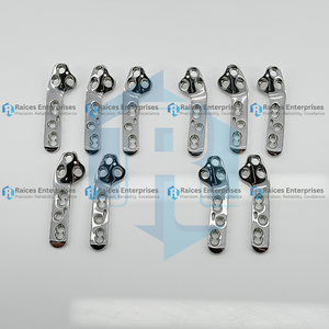 Placas de Bloqueo TPLO de Alta Calidad de 3.5mm, Tamaño Pequeño, Juego de 2 Piezas, Precontorneadas, Estilo Voi 316L para Cirugía Veterinaria en Gatos y Perros - Product Image 3