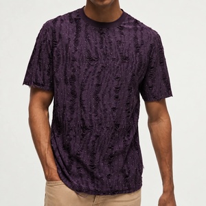 T-shirt pour homme à manches courtes en tricot violet à col rond avec motif à pois, coupe classique, style décontracté, design floqué - Product Image 1