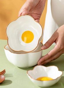 Assiette de table ovale moderne en porcelaine fine 8 pouces, blanc et jaune, pour la maison, les restaurants et les fêtes - Product Image 1