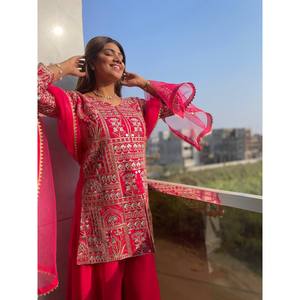 Hermoso conjunto de mujer con bordado elegante y traje de codificación elegante de trabajo de hilo - Product Image 3