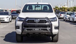 Toyota Hilux Adventure 2025 Usada de Alta Calidad, 4.0L V6 Gasolina, Automática, Recién Llegada, Autos Impecables en Venta - Product Image 3