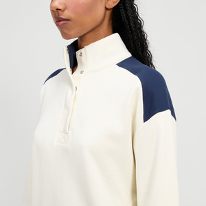 Sweat-shirt décontracté pour femme à col rond en polaire écologique avec poches, poignets et ourlet côtelés, idéal pour l'automne et l'hiver - Product Image 3
