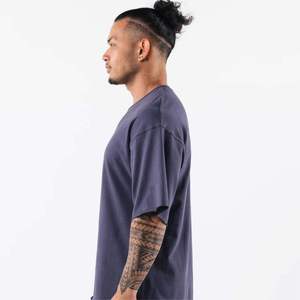 Camiseta oversize para hombre con bajo sin rematar, 100% algodón, estilo streetwear holgado, venta al por mayor - Product Image 3