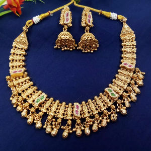 Conjunto de collar de latón chapado en oro antiguo con incrustaciones de piedra de cristal y pendientes Jhumka - Product Image 1