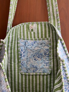 Sac fourre-tout matelassé en coton imprimé indien pour femme, grand sac à main pour les voyages, cadeau d'anniversaire et de Noël, idéal pour la rentrée scolaire et le travail - Product Image 2