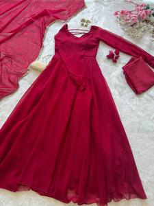 Ensemble de robe Anarkali en rayonne rouge, robe longue à manches longues avec bas et dupatta, tenue de soirée - Product Image 1